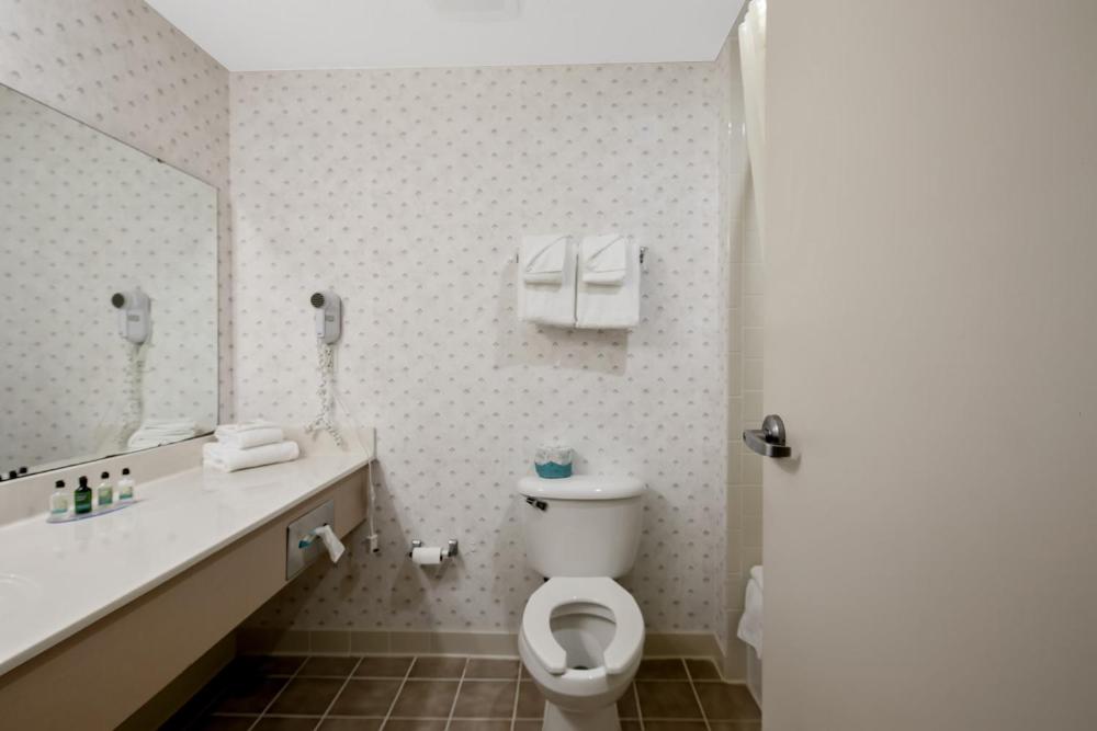 Queen Room with Two Queen Beds interior